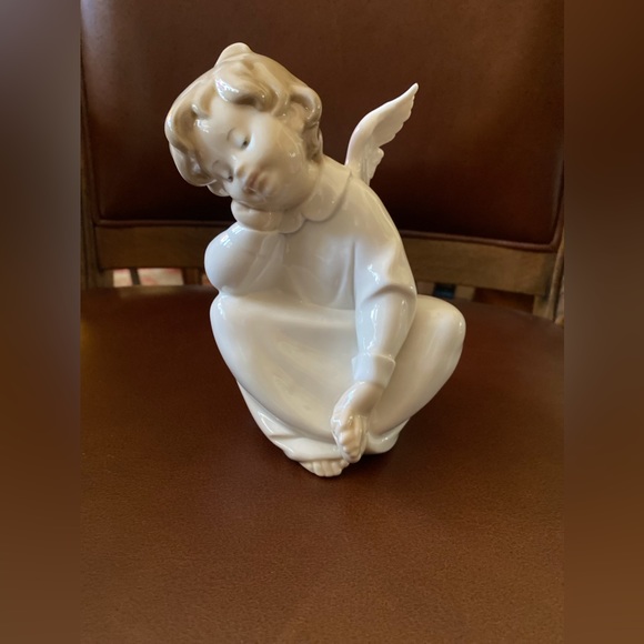 Lladro #4530 Setting Angel Thinking - Picture 1 of 8